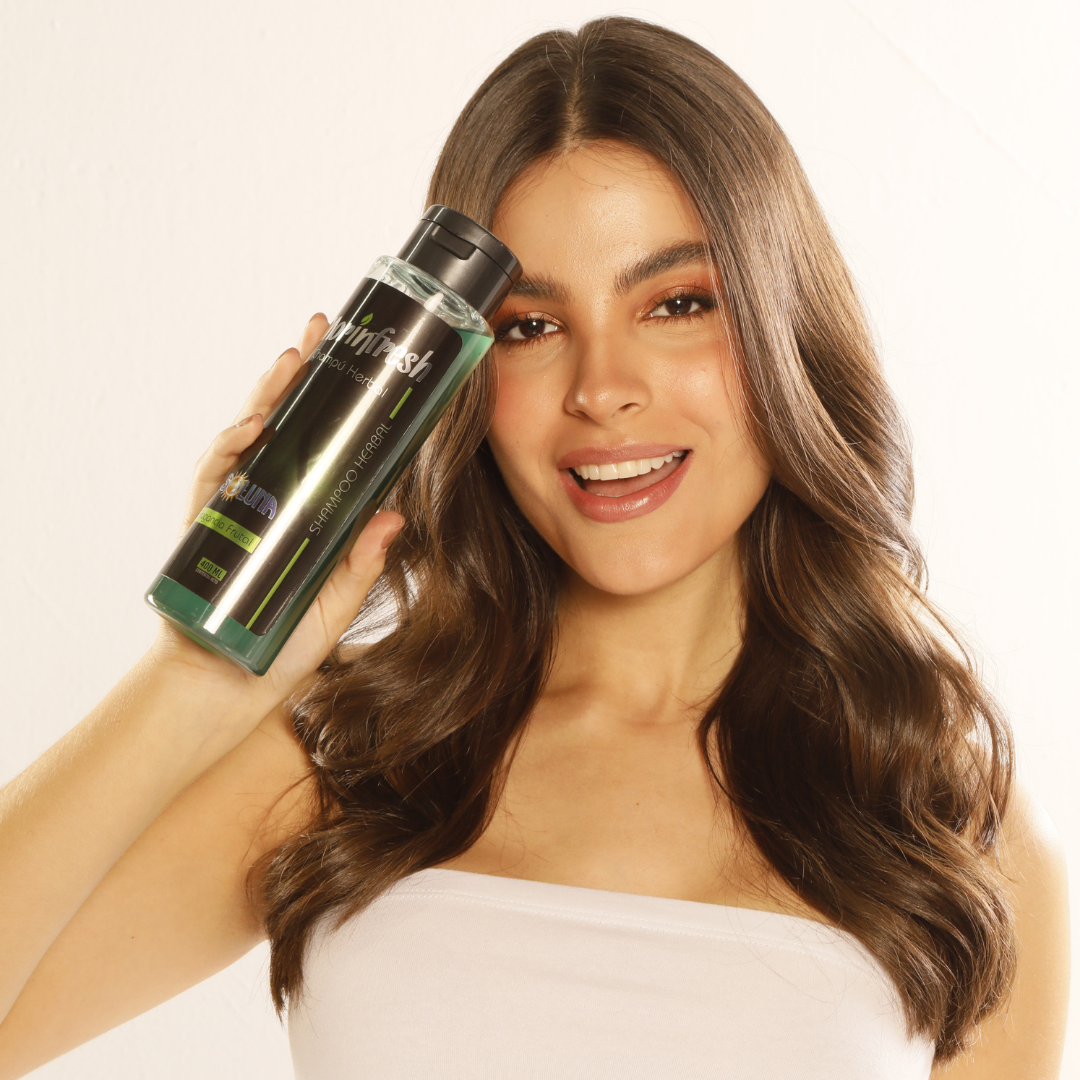 Shampoo herbal con Keratina, Colágeno y Moringa.